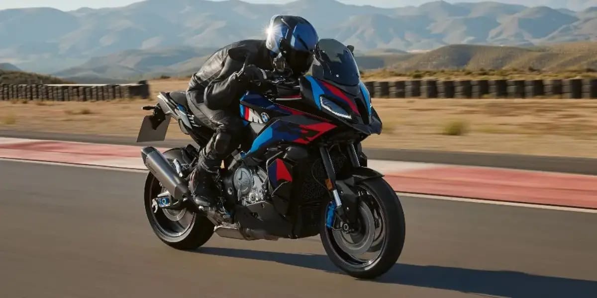 BMW M 1000 XR