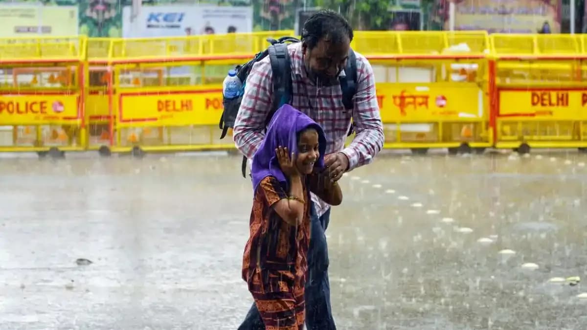 வானிலை அப்டேட் ! திருநெல்வேலி, தூத்துக்குடி மாவட்டங்களில் கனமழை அலர்ட்!