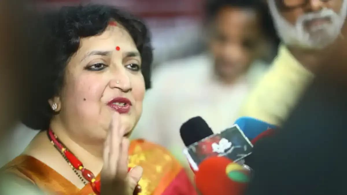தமிழகத்தில் புதிய இயக்கம்! 'மக்கள் மேடை' அமைப்பை அதிகாரப்பூர்வமாக அறிவித்தார் லதா ரஜினிகாந்த்!