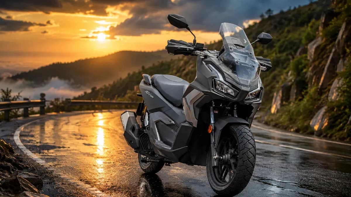 ஸ்கூட்டரா... இல்ல அட்வென்ச்சர் பைக்கா? Honda ADV160-ஐ பார்த்து ஆச்சரியமான ரசிகர்கள்!
