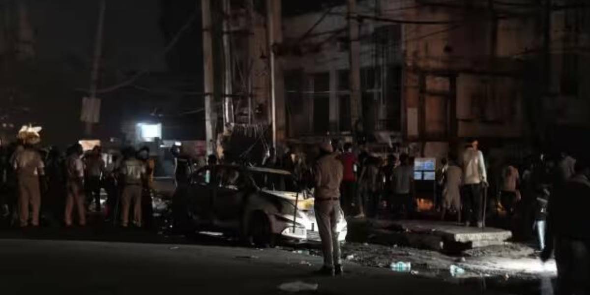 Petrol bombs hurled at 2 mosques - Haryana