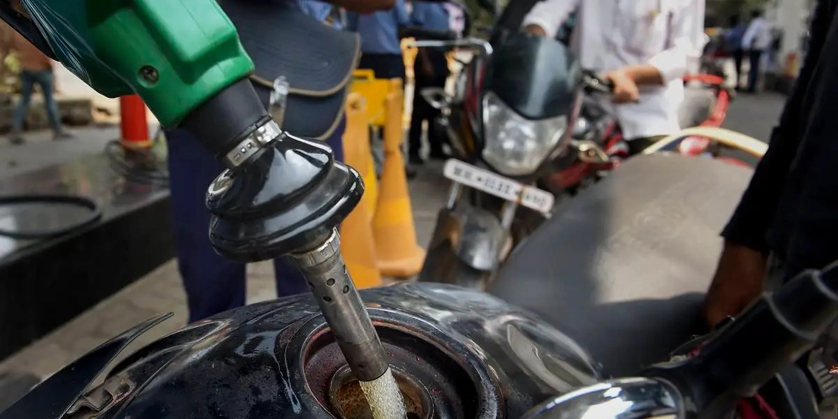 Petrol Diesel Price : தொடர்ந்து மாறாமல் நீடிக்கும் பெட்ரோல்-டீசல் விலை ..! இன்றைய (12-03-2024) நிலவரம் என்ன ..?