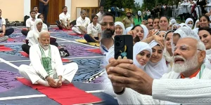 Modi yoga - Srinagar