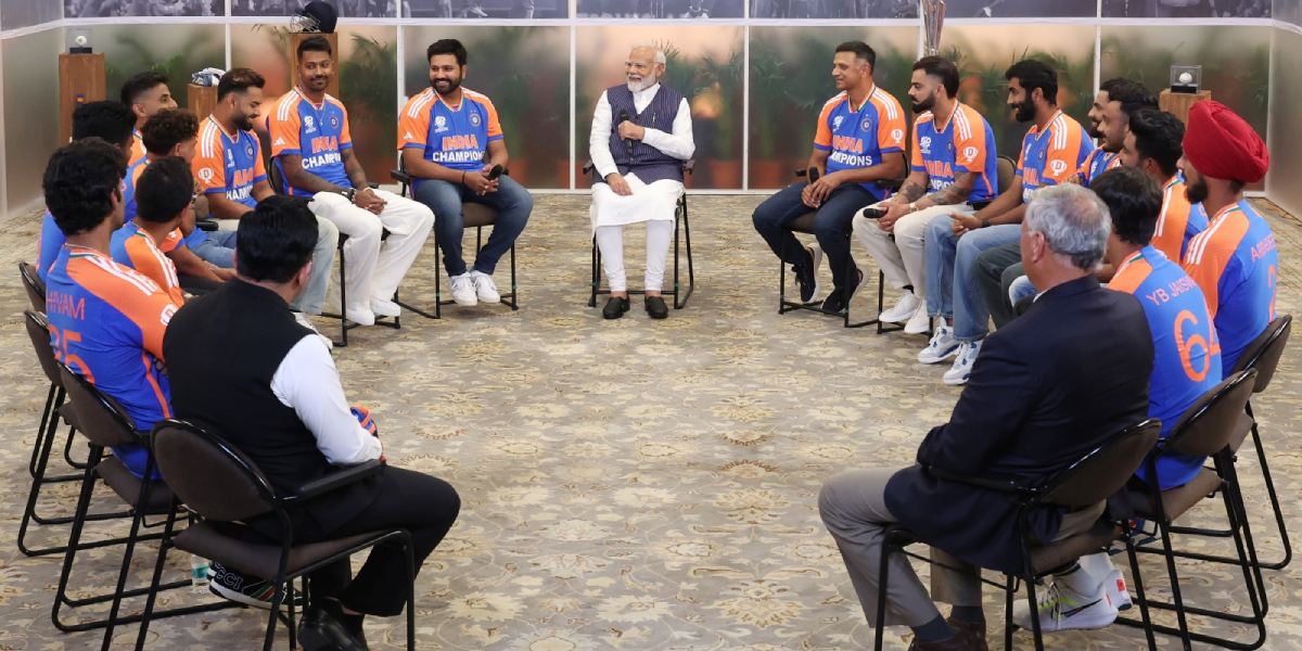 Narendra Modi With Indian Team