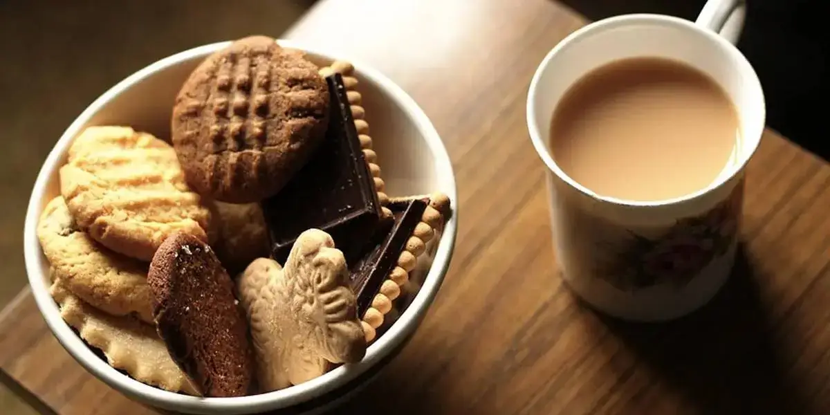 tea with biscuit (1)