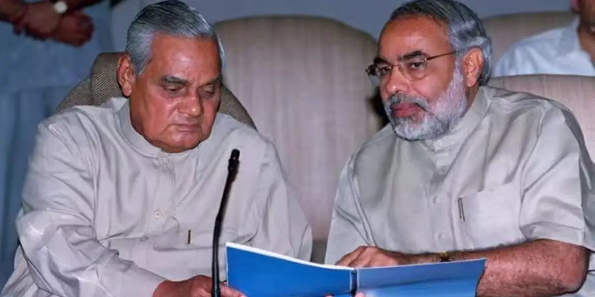 Atal bihari Vajpayee - PM Modi (Old photo)