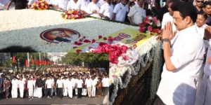 TN CM MK Stalin pay tribute to Arignar Anna memorial