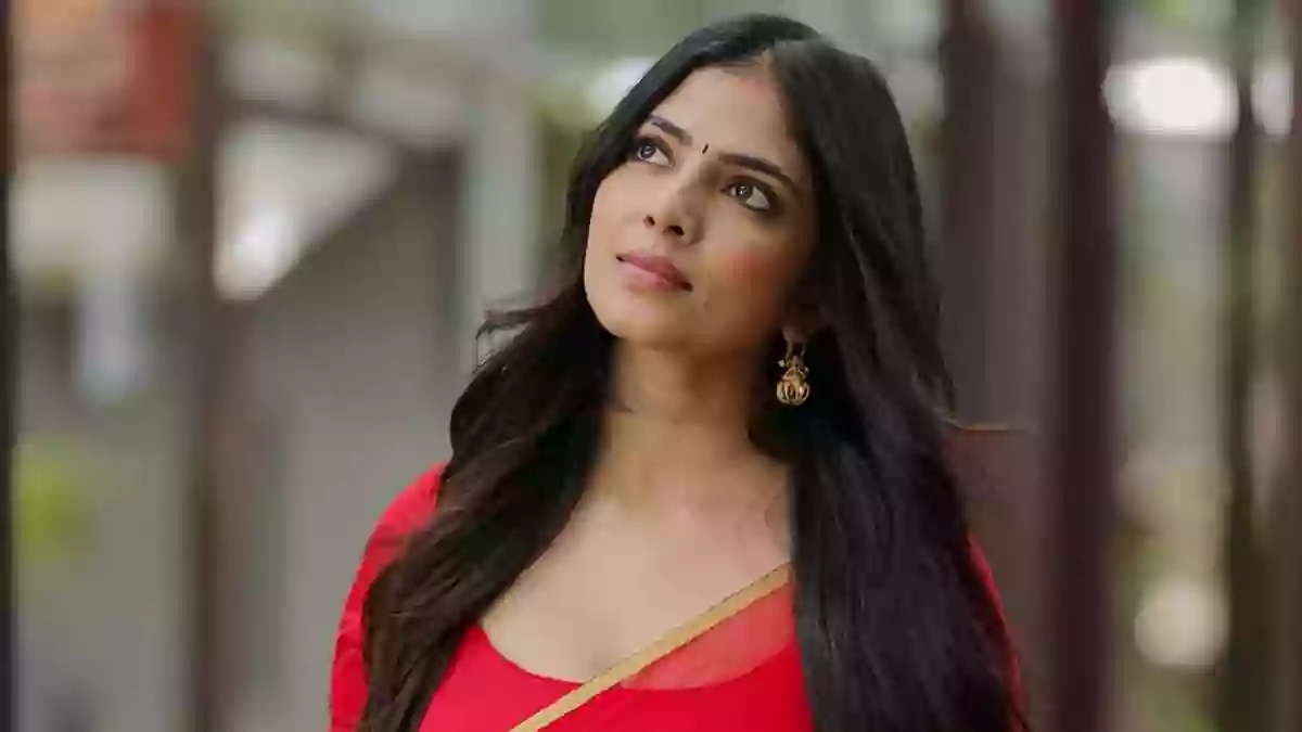 Malavika Mohanan sad